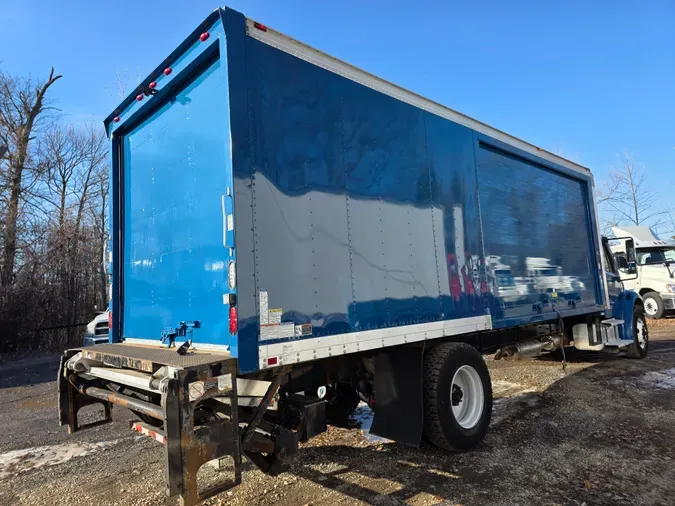 2016 FREIGHTLINER/MERCEDES M2 106