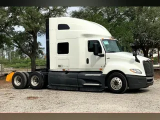 2022 INT LT625 6x4