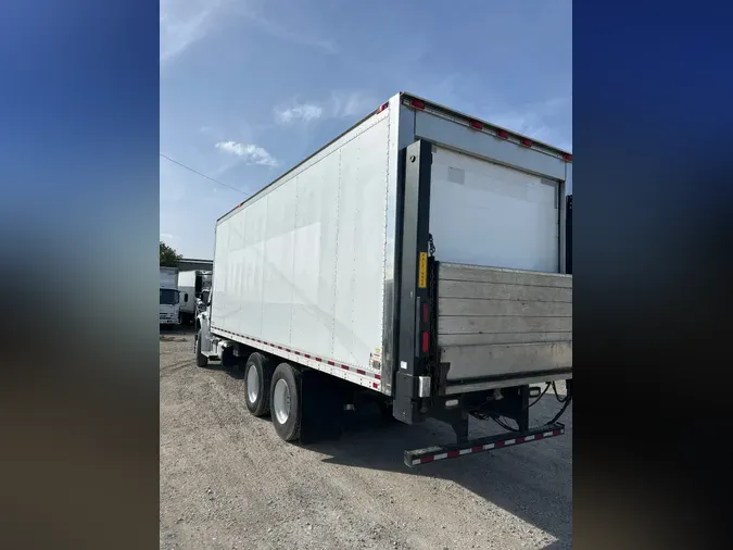 2017 FREIGHTLINER/MERCEDES M2 106