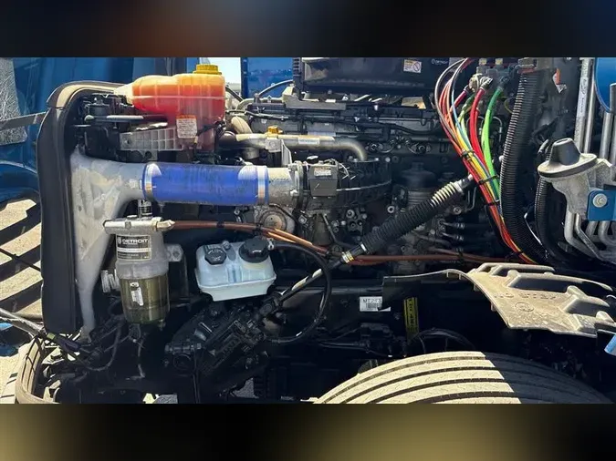2021 FREIGHTLINER CA126