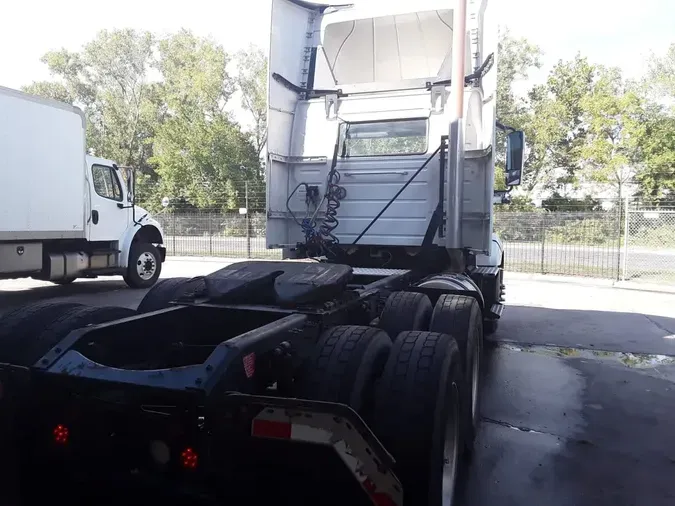 2019 VOLVO VNL64T-300