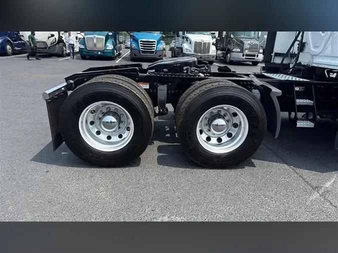 2021 FREIGHTLINER CA116