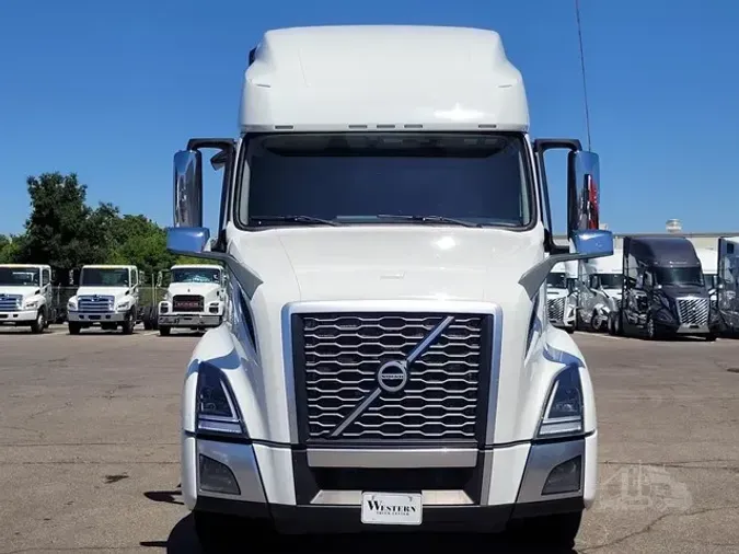 2023 VOLVO VNL64T760