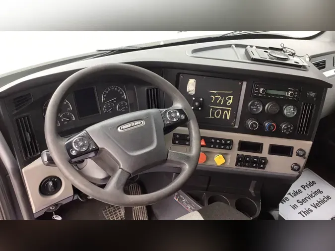 2020 Freightliner Cascadia 126