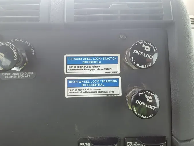 2019 FREIGHTLINER CASCADIA 113