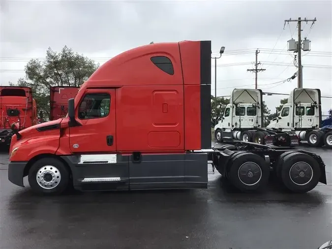 2021 FREIGHTLINER CA126