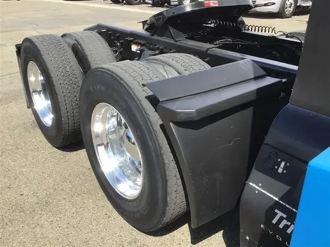 2021 FREIGHTLINER CA126