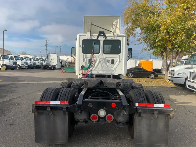 2016 FREIGHTLINER/MERCEDES CASCADIA 125