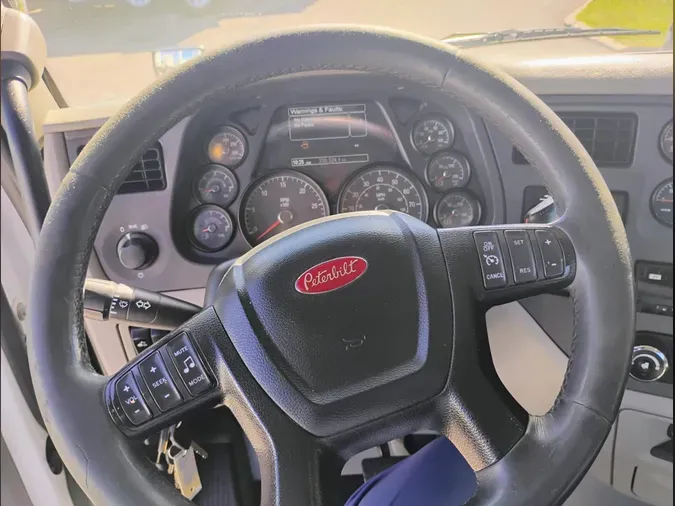 2020 Peterbilt 579