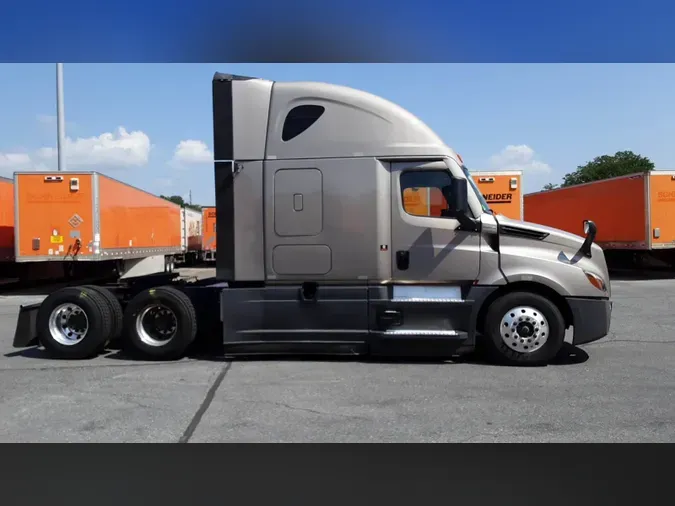 2025 Freightliner Cascadia 126
