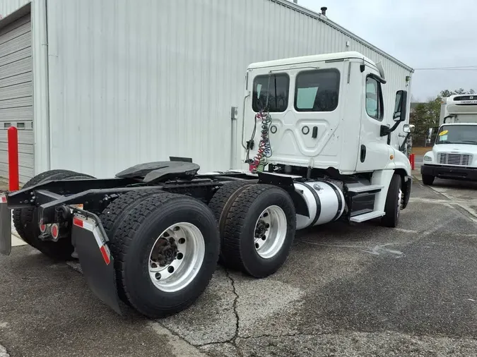 2018 FREIGHTLINER/MERCEDES CASCADIA 125