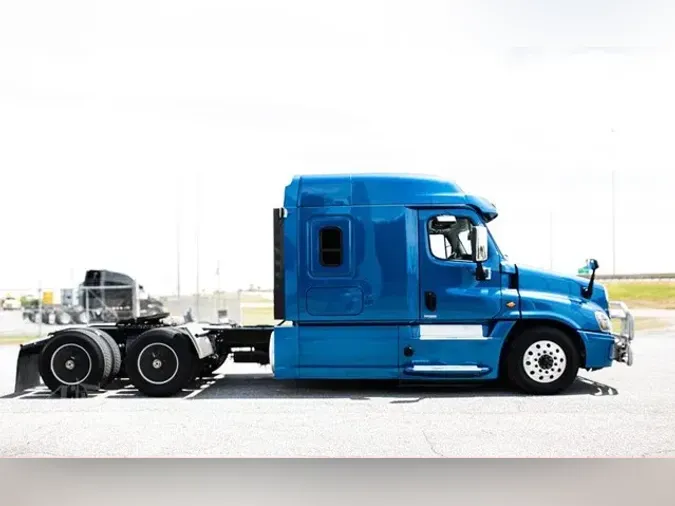 2019 FREIGHTLINER CASCADIA 125