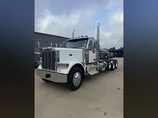 2027 PETERBILT 589