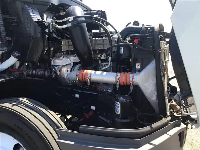 2019 FREIGHTLINER CA126