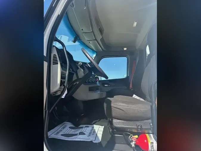 2022 Peterbilt 579