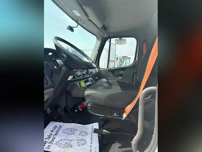2019 FREIGHTLINER/MERCEDES M2 106