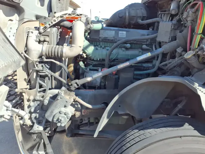 2019 VOLVO VNL64T-30056ecbb498d57e3021bd2488750fc5ba4