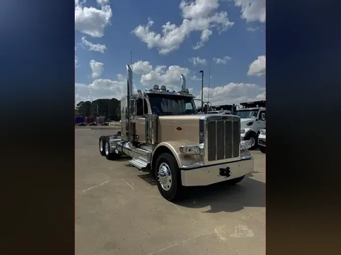 2027 PETERBILT 589