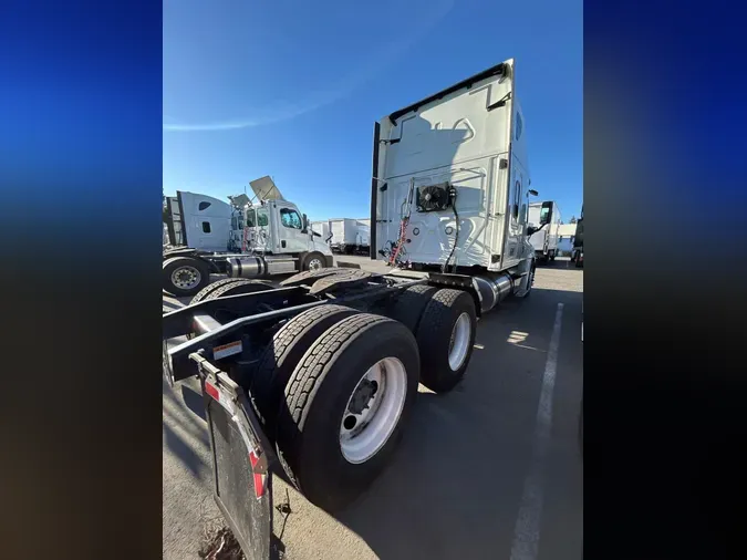 2018 FREIGHTLINER/MERCEDES CASCADIA 12556ef390eca5f249794cbedcf2aa1274e
