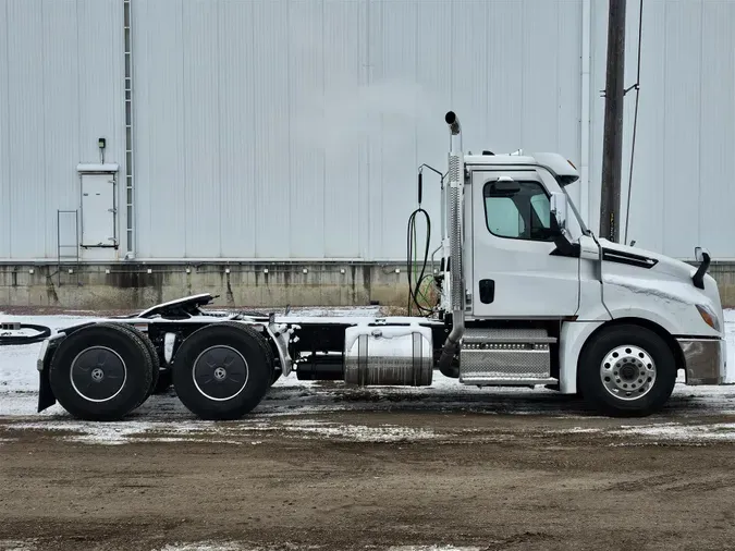 2025 Freightliner New Cascadia