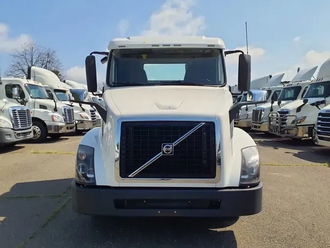 2018 VOLVO VNL64TRACTOR