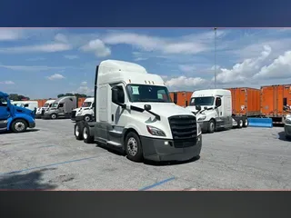 2020 Freightliner Cascadia 126