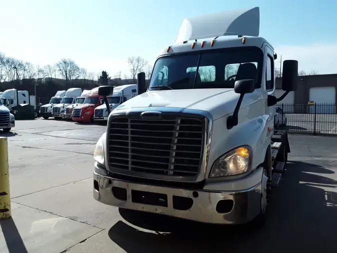 2018 FREIGHTLINER/MERCEDES CASCADIA 12556f5eef493d3eec722da76bb306b16e6