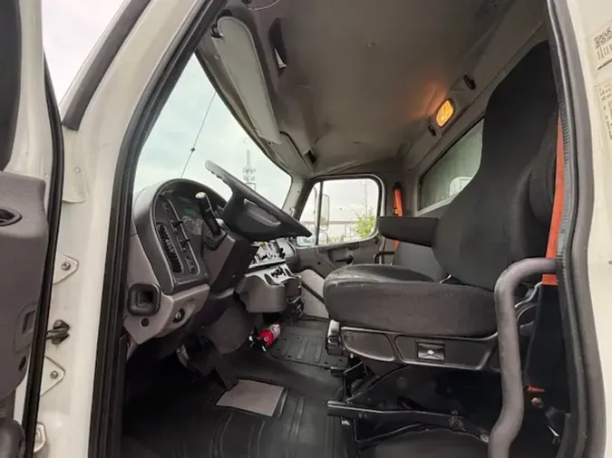 2018 FREIGHTLINER M2 106