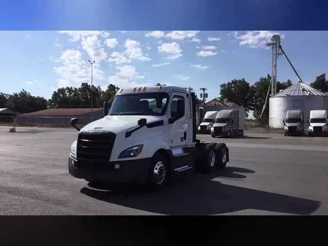 2020 Freightliner Cascadia 12656f8adae0a9f7b74b09d21f6975ba820
