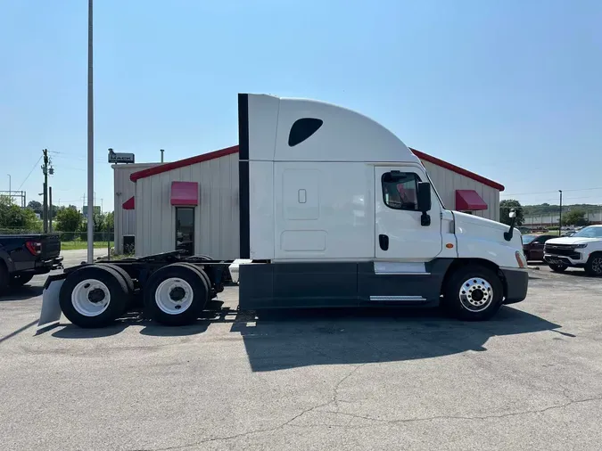 2019 FREIGHTLINER CASCADIA