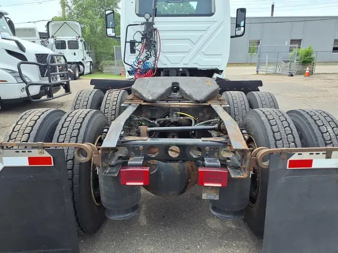 2019 NAVISTAR INTERNATIONAL LT625 DAYCAB T/A