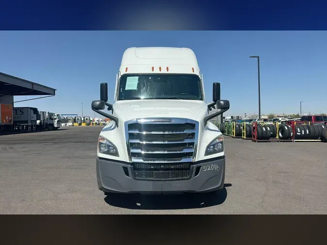 2021 Freightliner Cascadia 126