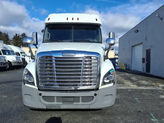 2020 FREIGHTLINER/MERCEDES CASCADIA 125