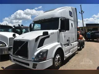 2016 VOLVO VNL64T670