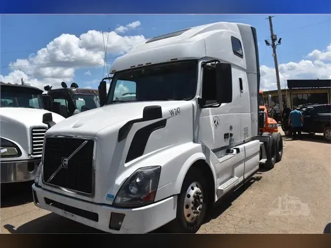 2016 VOLVO VNL64T67057096152e192e5cb0ea7a56a9af019fd