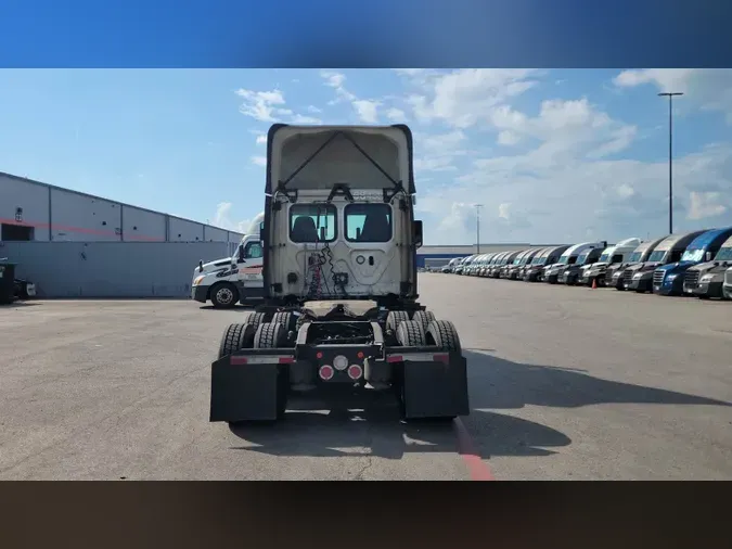 2019 Freightliner Cascadia 126570a1ff3b42bb0c4ec265b612f068475