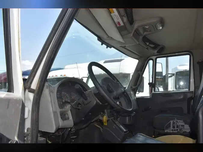 2010 INTERNATIONAL DURASTAR 4300