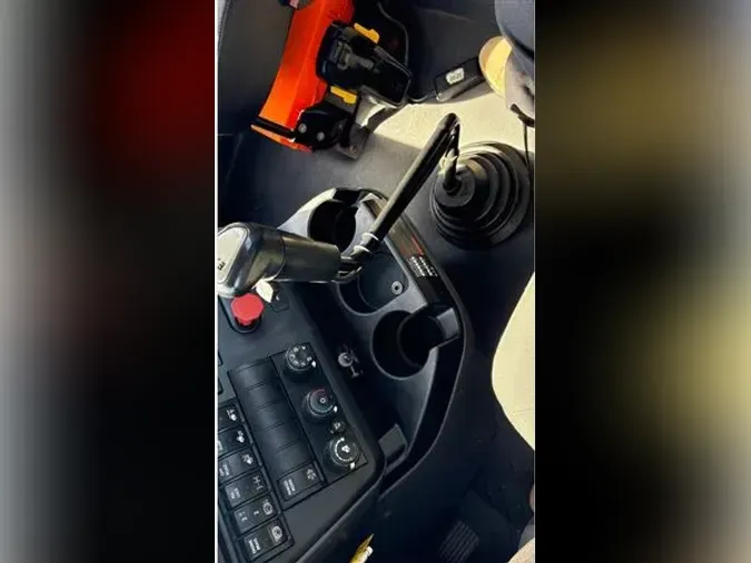 2018 INTERNATIONAL RH613