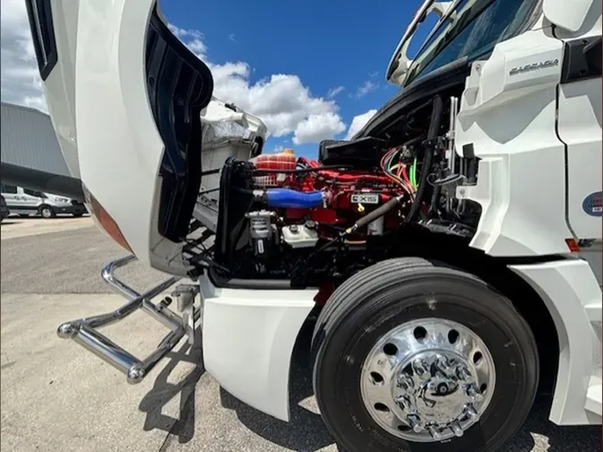 2023 Freightliner Cascadia 126