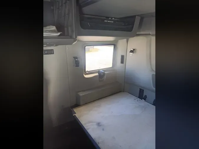 2019 NAVISTAR INTERNATIONAL LT625 SLPR CAB