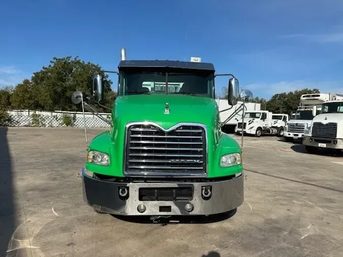 2018 MACK CXU613