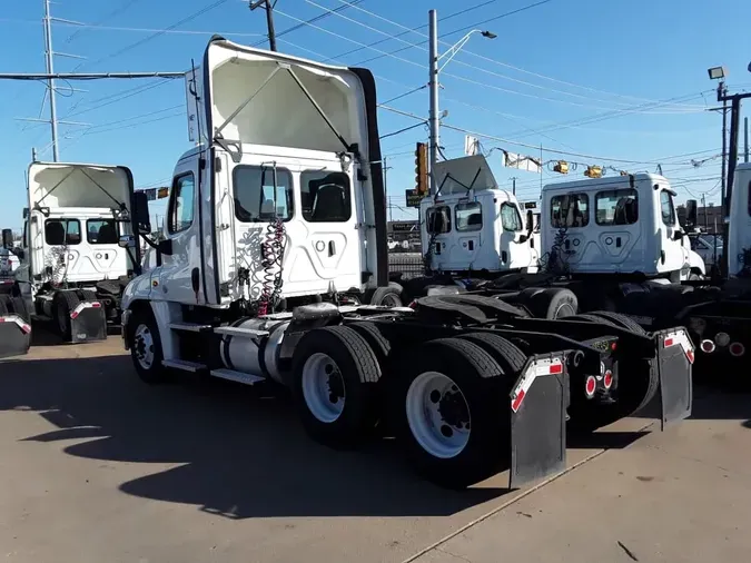 2020 FREIGHTLINER/MERCEDES CASCADIA 125