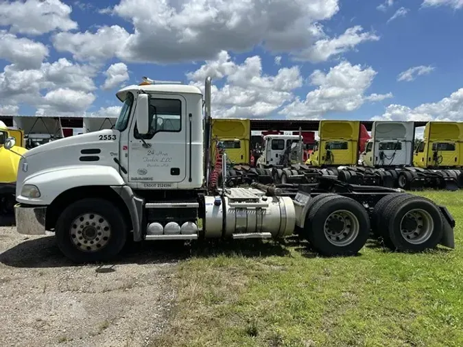 2017 MACK PINNACLE CXU613