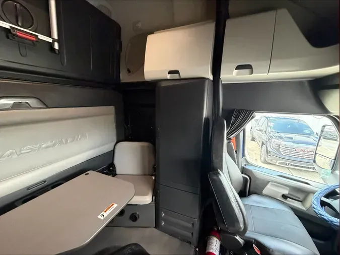 2022 Freightliner Cascadia 126