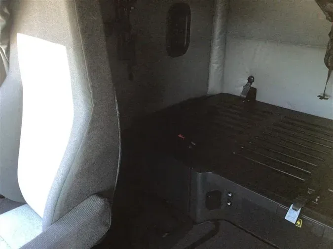 2022 FREIGHTLINER CA126