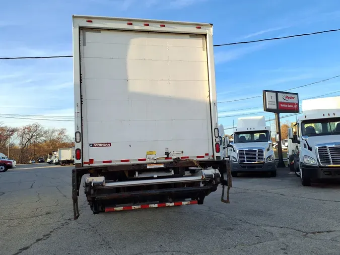 2016 FREIGHTLINER/MERCEDES M2 106