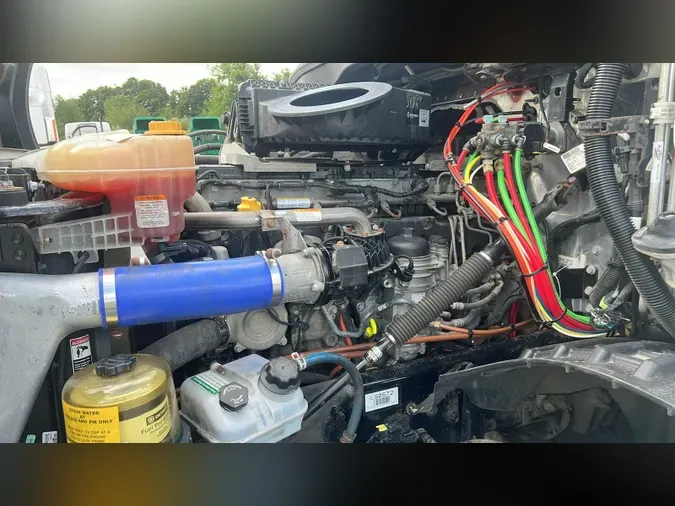 2020 Freightliner Cascadia 126