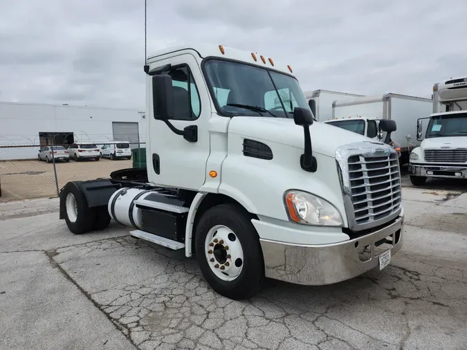 2016 FREIGHTLINER/MERCEDES CASCADIA 113