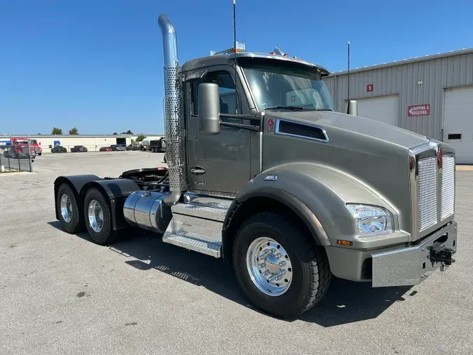 2026 Kenworth T880