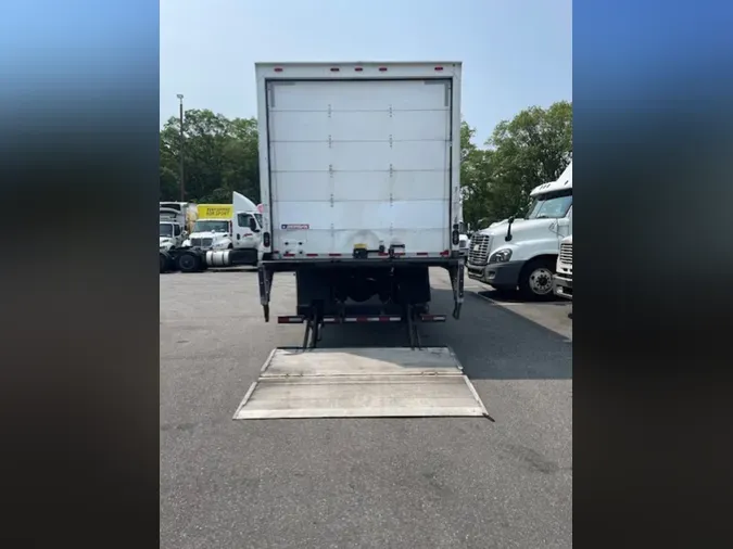 2018 FREIGHTLINER M2 106